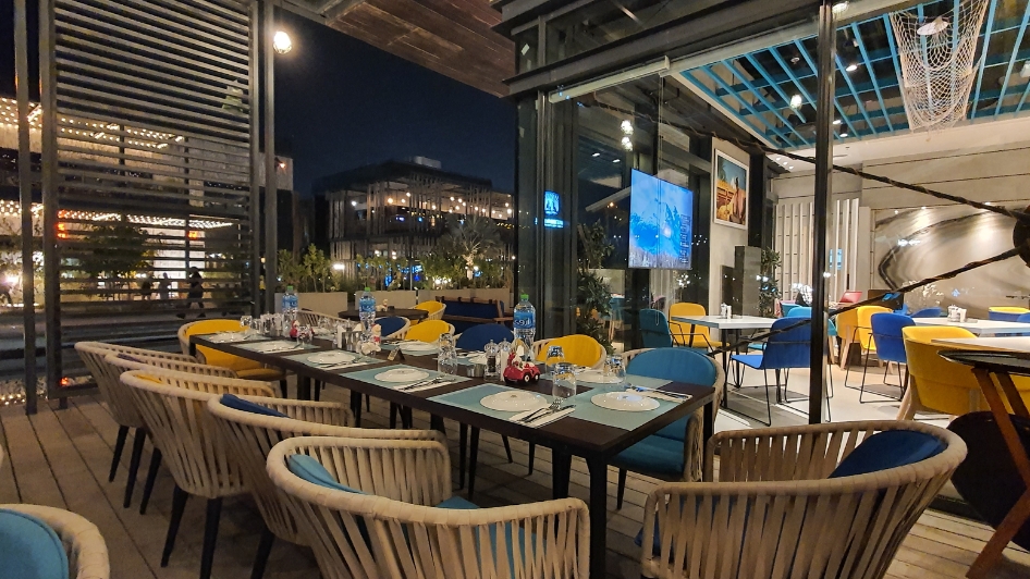 مطعم Beirut Bay